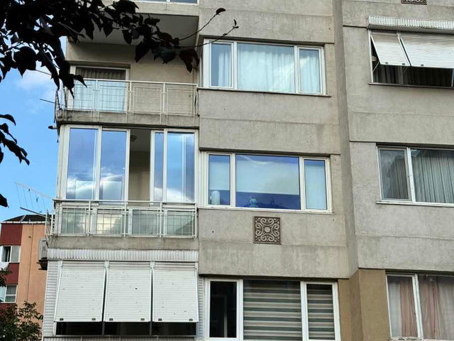 KADIKÖY MERDIVENKÖYDE FIRSAT KONUMDA SATILIK 3+1 DAIRE