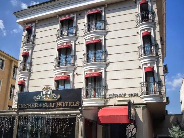 YEDİTEPE ÜNİVERSİTESİ YAKINI SUİT KONSEPTLİ DAİRE