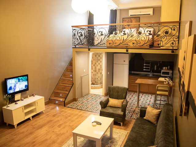 YEDİTEPE ÜNİVERSİTESİ YAKINI SUİT KONSEPTLİ DAİRE