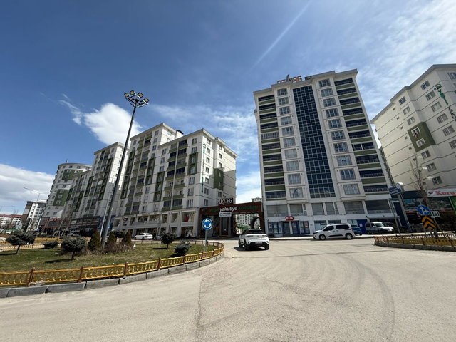 REMAX İLKE'DEN YEŞİL YAKUTİYE KONUTLARI'NDA 3+1 SATILIK DAIRE