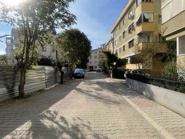 ALTINTEPE SAHİL KESİMİNDE MÜKEMMEL ULAŞIM OLANAKLARI OLAN 3+1 DAİRE