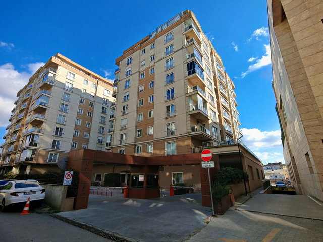 TAŞDELEN CORNER TOWN SİTESİNDE TERASLI 35M2  VE 2+1 SATILIK DAİRE