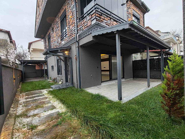 RE/MAX MAVİDEN 5+1 EBV. BANYOLU MUHTEŞEM DENİZ MANZARALI MÜSTAKİL HAVUZLU SIFIR VİLLA