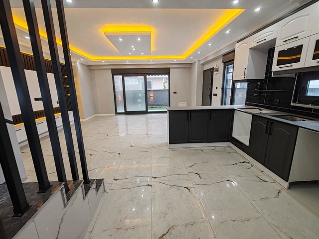 RE/MAX MAVİDEN 5+1 EBV. BANYOLU MUHTEŞEM DENİZ MANZARALI MÜSTAKİL HAVUZLU SIFIR VİLLA