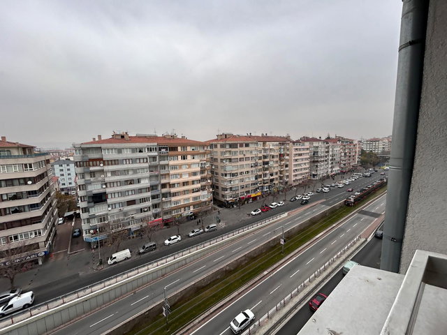 SIVAS CADDE ÜZERINDE KIRALIK 3+1 DAIRE