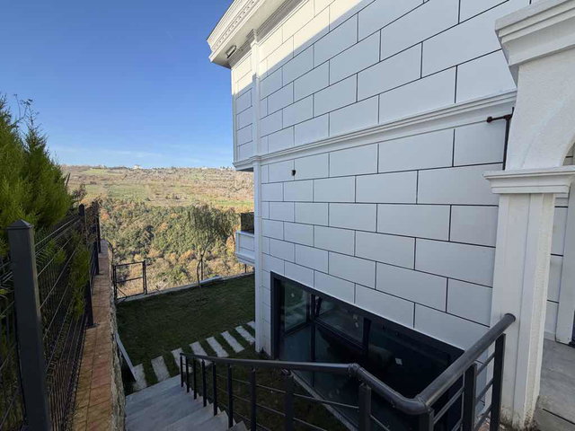 KABAOĞLUNDA ISITMALI HAVUZLU 5+1 VADİ MANZARALI SATILIK VILLA