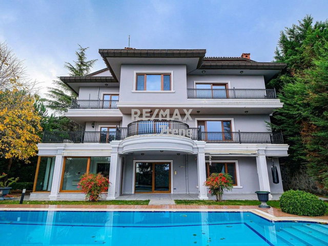 ACARKENT’TE DEPREM SONRASI İNŞA EDİLMİŞ, DOĞUŞTAN REVİZYON, DÜZ GİRİŞLİ SATILIK VİLLA