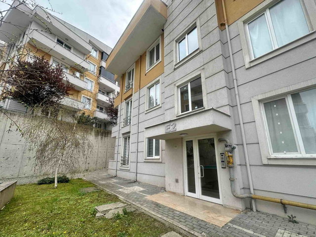 RE/MAX DREAM FARKIYLA  İZMİT BAĞÇEŞME KAVANİUM SİTESİNDE  TEMİZ EŞYALI   1+1 SATILIK DAİRE