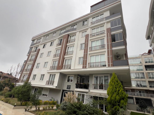 REMAX KAYA BÜYÜKÇEKMECE ALIÇZADE KONAKLARINDA DAİRE 2+1