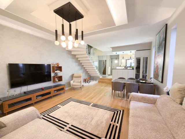 BEYLİKDÜZÜ DENİZTEPE EVLERİ SATILIK ÖZEL MİMARİ TASARIMLI 4+2 VİLLA