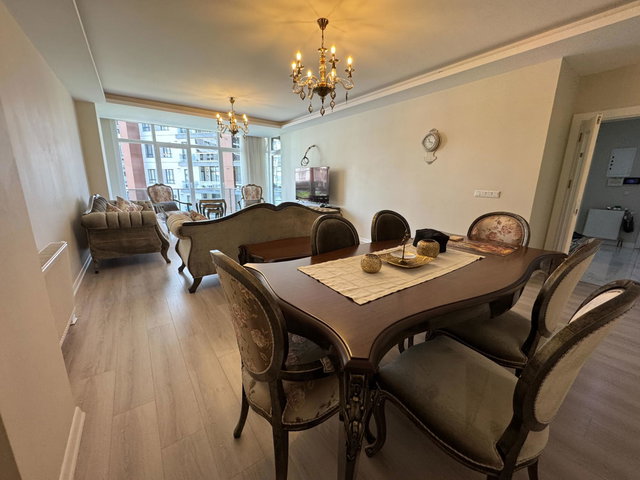 REMAX PROF ÇEKMEKÖY MOONPARK SİTESİ SATILIK 4+1 230 M2 HAVUZ MANZARALI