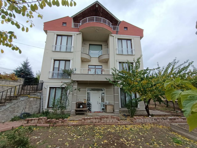TALASTA BAHÇELİ 6+1 KİRALIK EŞYALI VİLLA