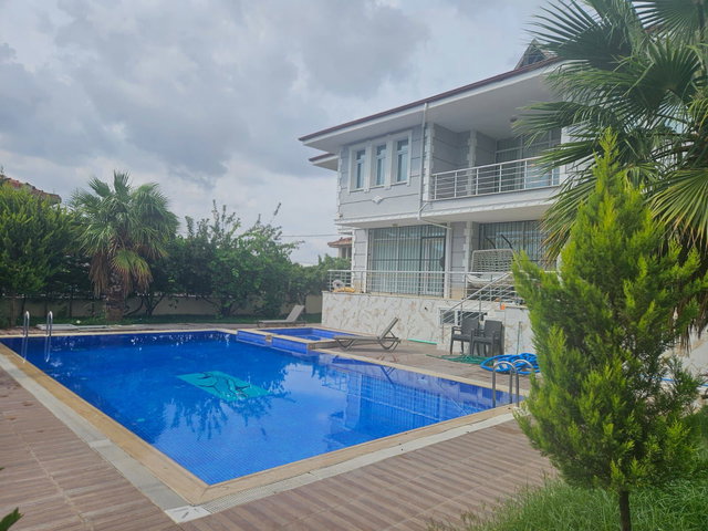 SILIVRI SANCAKTEPE DE EŞSIZ VILLA