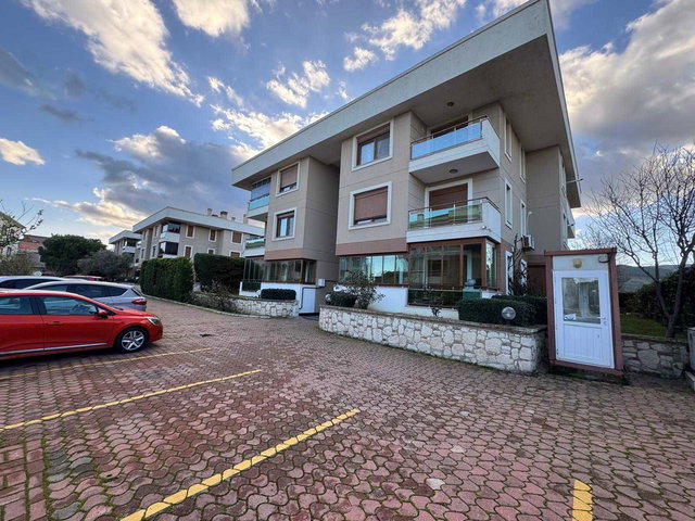 MALTEPEDE HAVUZLU SİTEDE FULL EŞYALI 3+1 KİRALIK BAHÇE KATI DAİRE