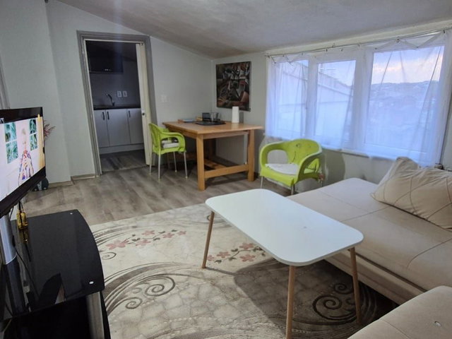 HASANPAŞA'DA GAZHANE'YE KOMŞU, EŞYALI, KOMBİLİ,TERASLI 2+1 DAİRE
