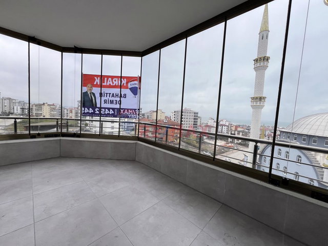 REMAX KUZEY BAHATTİN'DEN DENİZ MANZARALI LÜKS 3+1 KİRALIK DAİRE