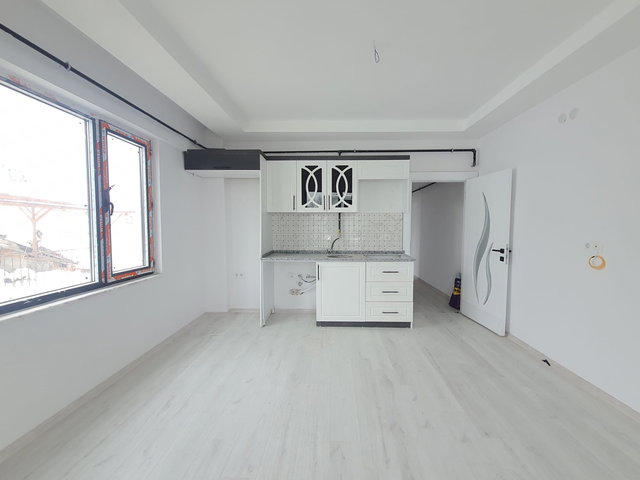 REMAX DOĞU'DAN SÜRSÜRÜ MAHALLESİ YEŞİL CAMİ YANI KİRALIK 1+1