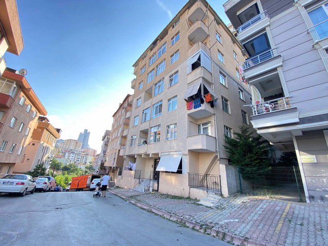 ARMAĞANEVLER MAH.BALKONLU ARA KAT YENILENMIŞ SATILIK FIRSAT 3+1
