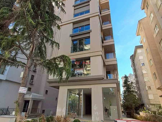 CEMİL TOPUZLU CADDESİ ÜZERİNDE TABELA DEĞERİ YÜKSEK  YEN BİNA DA 3+1