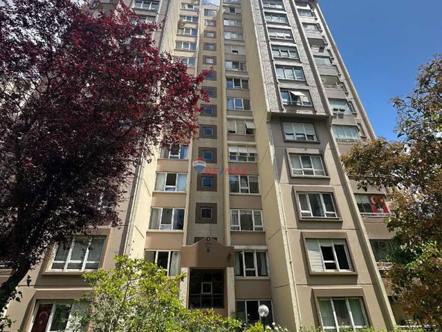 ATAŞEHIRIN MERKEZINDE GARDENYA-2 SITESINDE SATILIK 3+1 DAIRE