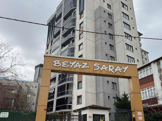 AYDINLIDA BUTİK SİTEDE HAVAALANI MANZARALI 2+1 SATILIK DAİRE