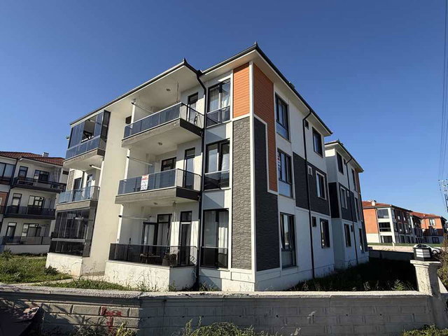 ÖMER İNAN REMAX HÜR NEVİYE MAH. 100M2 KİRALIK DAİRE