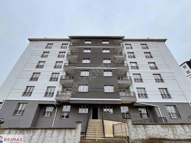REMAX CENTRALDEN ŞEYHŞAMİLDE SATILIK 3+1