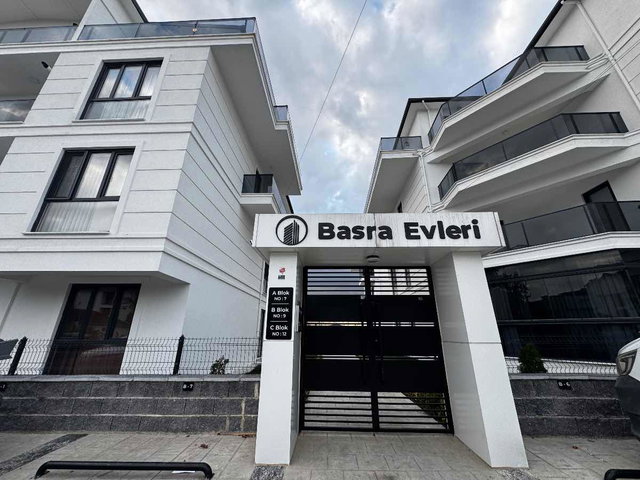 BAŞİSKELE YEŞİLYURT SİTE İÇİ ASANSÖRLÜ 115M2 ÇATI DUBLEKS