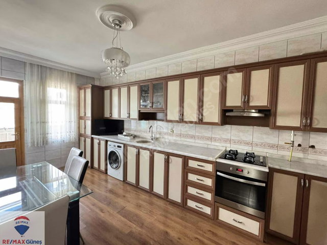 PAŞAKÖŞKÜ'NDE 2+1 ARA KAT EŞYALI KİRALIK DAİRE