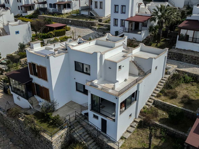 YALIKAVAKTA MUHTEŞEM DENİZ MANZARALI SİTE İÇİNDE 4+1 MÜSTAKİL VİLLA