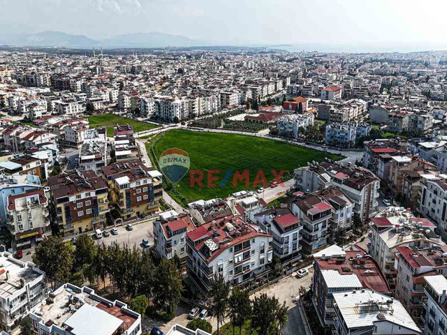 DIDIM EFELER’DE PARK CEPHELI, YÜKSEK GIRIŞ 2+1 – GENIŞ L BALKONLU VE AYRI MUTFAKLI