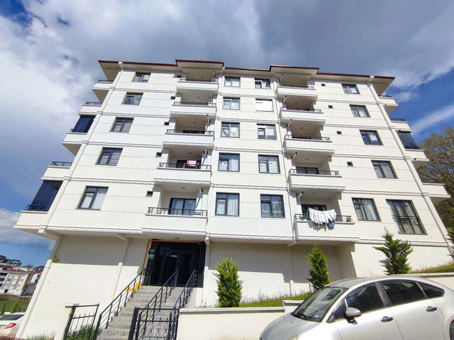 REMAX KUZEY’DEN KENT ORMANINA CEPHE EŞYASIZ KİRALIK 1+1 DAİRE