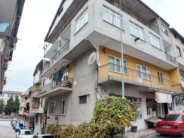 İZMİT BEKİRPAŞA'DA 2+1 TEMİZ KİRALIK DAİRE