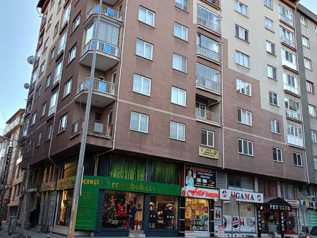 ODUNPAZARI BİLİR SOKAK SATILIK 2.KAT 3+1 DAİRE