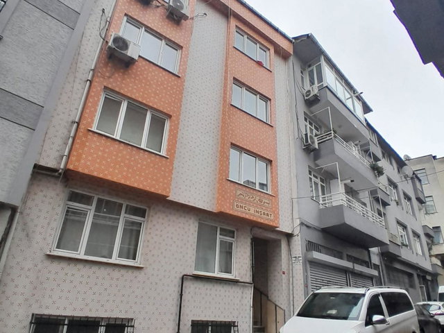 BAYRAMPAŞA'NIN GÖZDE MAHALLESİ ORTA MAHALLEDE SATILIK 2+1 DAİRE