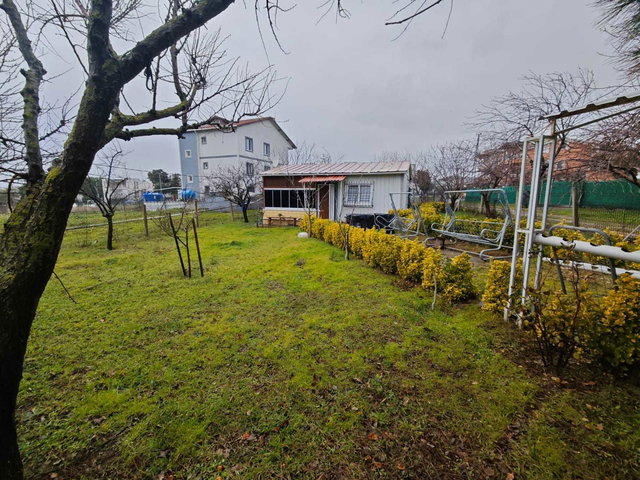 DENİZE 250M SATILIK MÜSTAKİL KONTEYNER EV VE 3.5 KAT IMARLI KÖŞE ARSASI