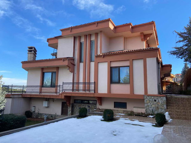 REMAX GÖKÇEM MEHMET AGHÖBÜR DEN ÇAMLIBEL SİT. SATILIK VİLLA