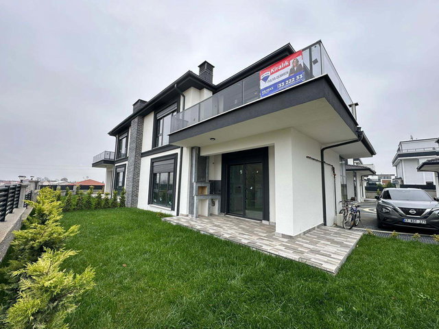 KARTEPE BAĞDAT CADDESİ MÜSTAKİL BAHÇELİ LÜKS 4+1 SATILIK VİLLA