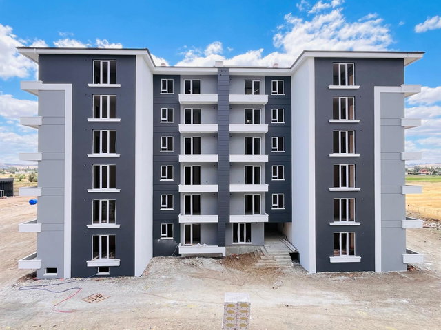 ESENBOĞA'DA SİTE İÇİ TAKASA AÇIK-YÜKSEK KREDİLİ 1+1 DAİRELER