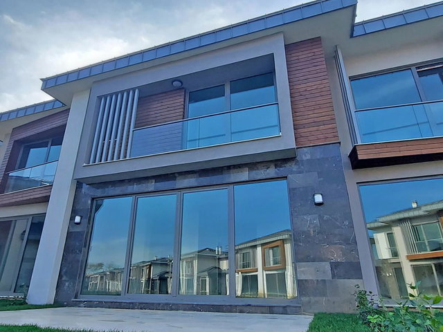 ÖMERLI DEKAR KIYIBAHÇE 141 M² SATILIK 2,5+1 VILLA