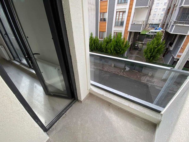 ÇEKMEKÖY AYDINLAR MAH. K.OTOPARKLI ARAKAT 2+1 86M² SATILIK DAİRE