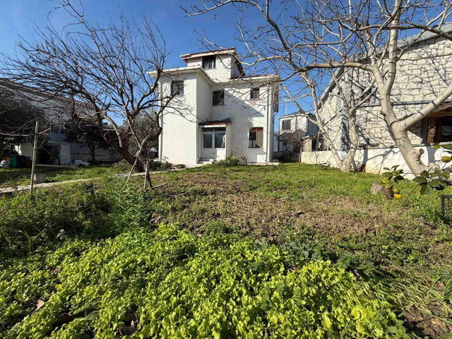 RE/MAX İNCİ'DEN ERDEK PAŞALİMANI ADASINDA SATILIK TRİPLEKS VİLLA
