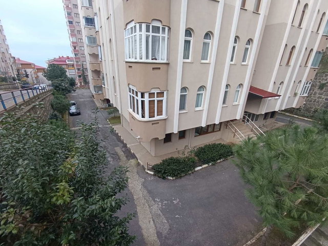 YOL-İŞ SİTESİ HER TARAFI AÇIK FERAH BALKONLU MASRAFSIZ 2+1
