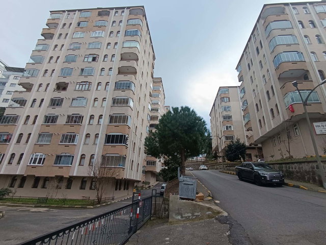 YOL-İŞ SİTESİ HER TARAFI AÇIK FERAH BALKONLU MASRAFSIZ 2+1