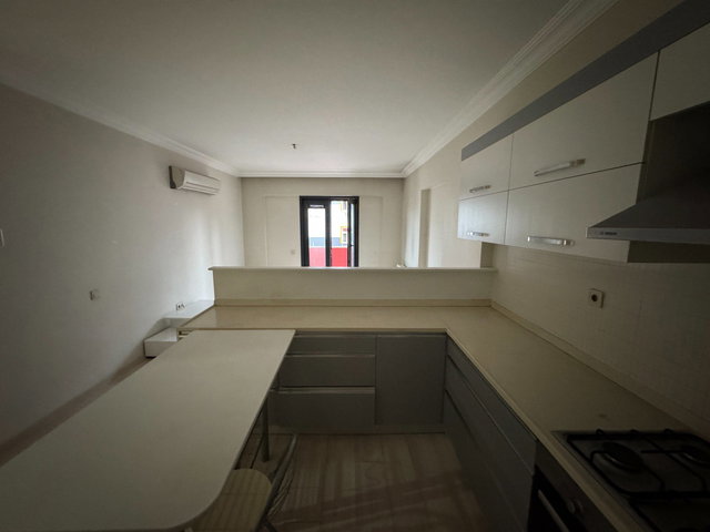 SİNPAŞ LİVA SATIŞ OFİSİ REMAX PROF SEZAİ T. KİRALIK 1+1 73 M2