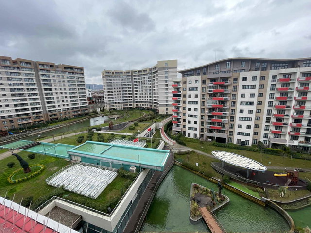 SİNPAŞ LİVA SATIŞ OFİSİ REMAX PROF SEZAİ T.SATILIK 3+1 150 M2 GÖL MANZ