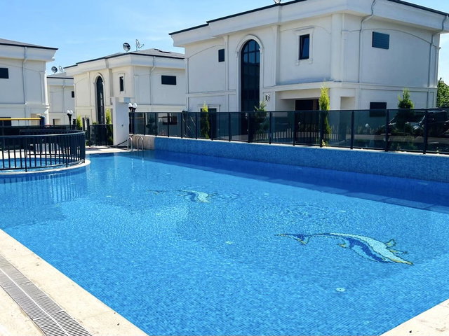 HÜRSOY BADI SABA HAVUZLU SİTE İÇERİSİNDE 4+1 KİRALIK VİLLA