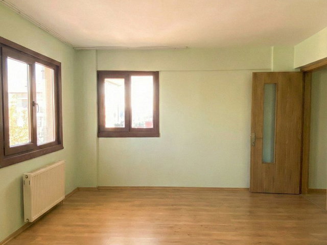 ÇAL YAZIR'DA 2200M2 BAHÇELİ 6+3 MÜSTAKİL EV– DOĞA VE KONFOR BİR ARADA