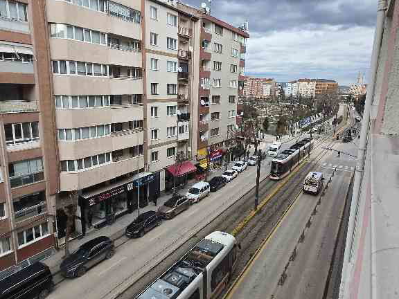 REMAX MOD DAN ÖĞRETMENLER CADDESİ ÜZERİ 3+1 KİRALIK DAİRE