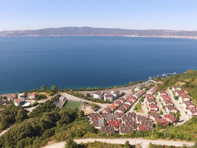 REMAXÇAKRA ÖMER ONAYCI'DAN ULAŞLI'DA KOMPLE SATILIK İKIZ VILLA
